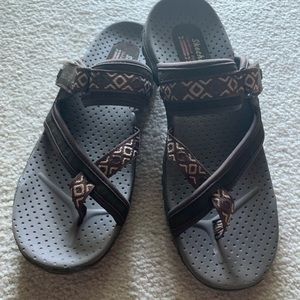 Sketchers outdoor lifestyle sandals size 9
